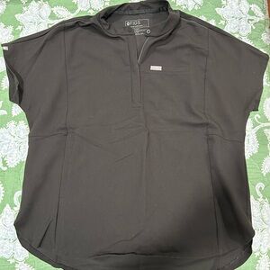 Figs scrub top